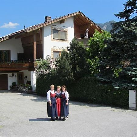 Bed and Breakfast Haus Hager Schlitters Exterior foto