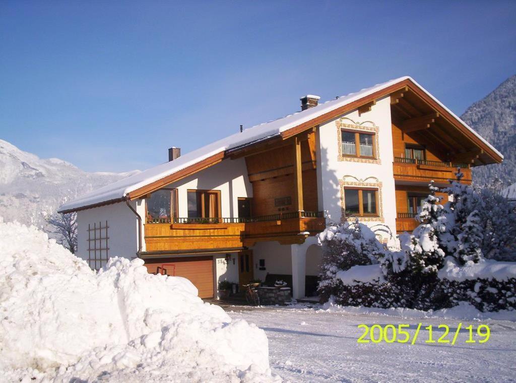 Bed and Breakfast Haus Hager Schlitters Exterior foto