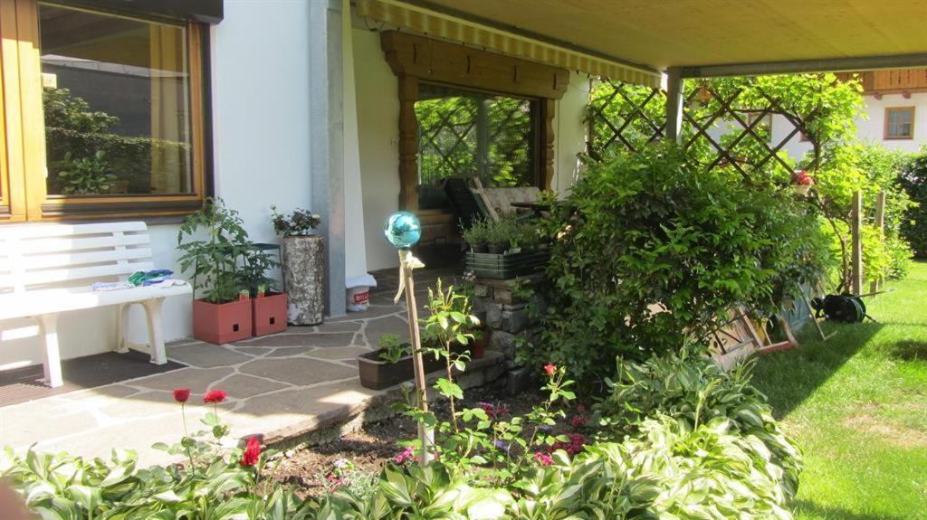 Bed and Breakfast Haus Hager Schlitters Exterior foto