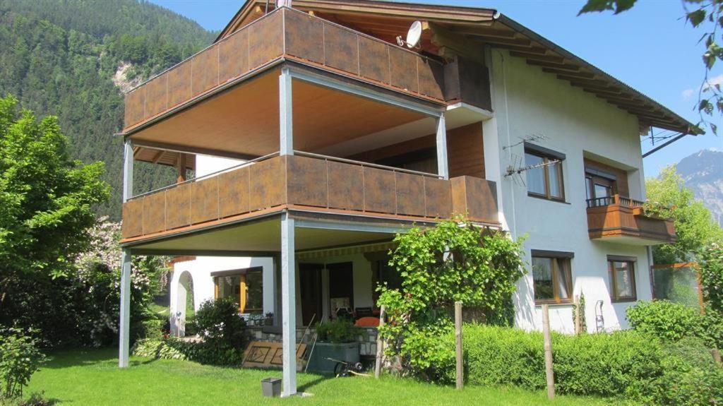 Bed and Breakfast Haus Hager Schlitters Exterior foto