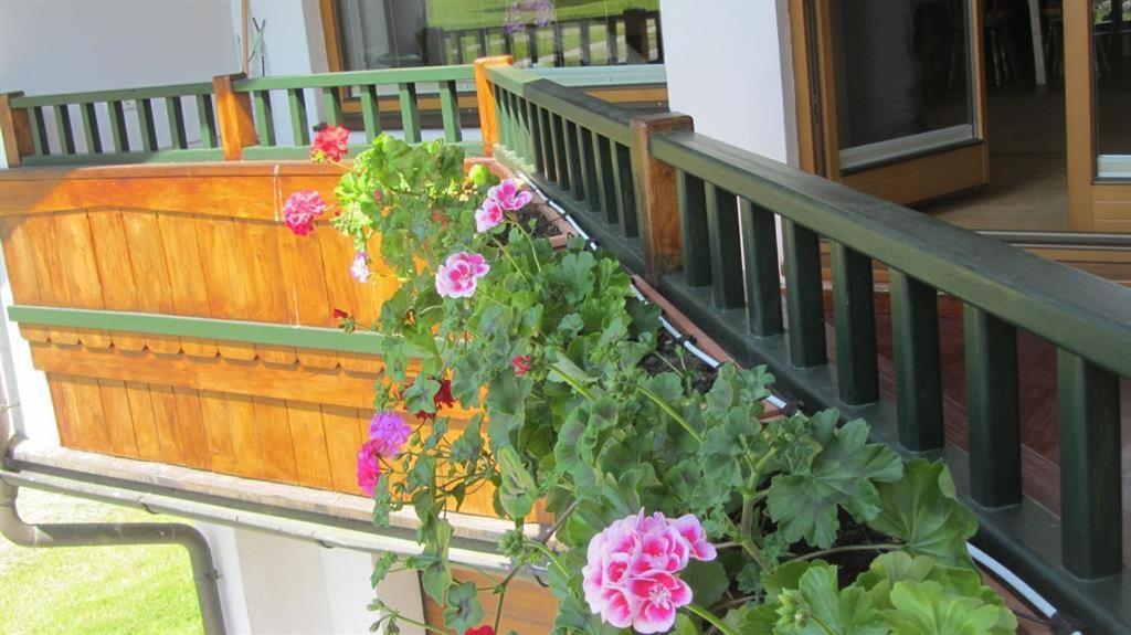 Bed and Breakfast Haus Hager Schlitters Exterior foto