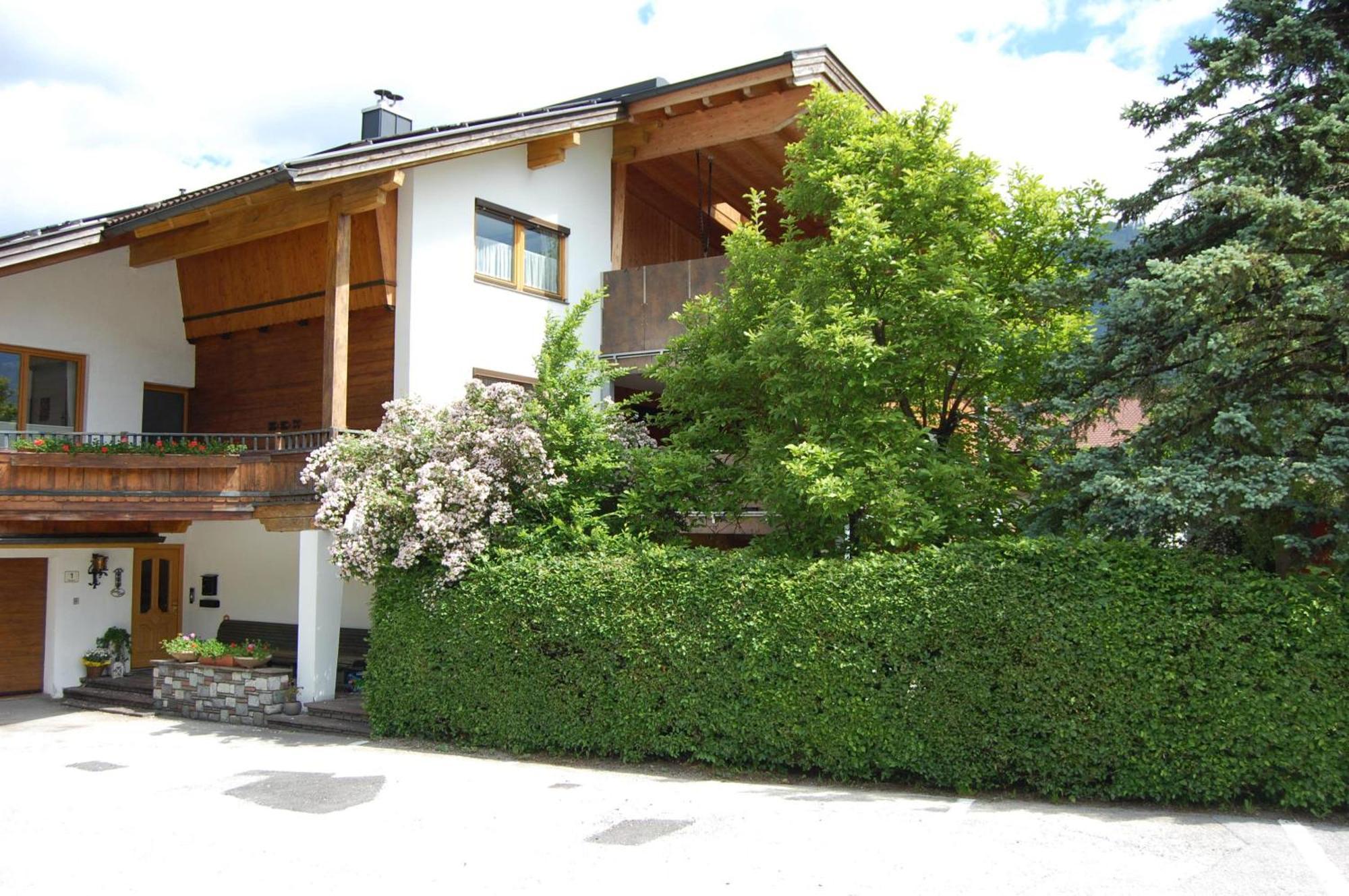 Bed and Breakfast Haus Hager Schlitters Exterior foto